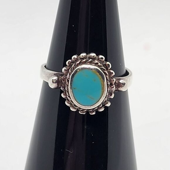 Sterling Silver & Turquoise Southwestern Ring (5) - Picture 2 of 8